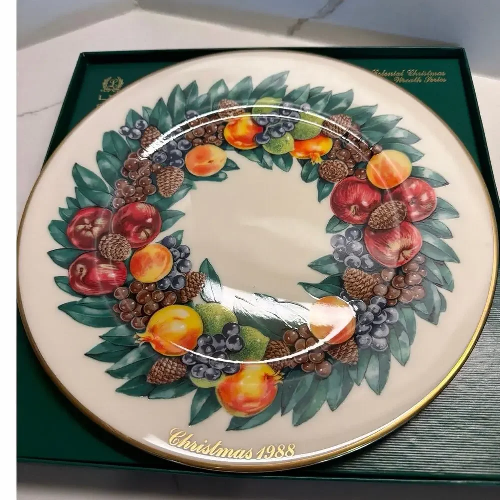 Set Vtg Lenox Annual Colonial Christmas Wreath Plates green presentation boxes